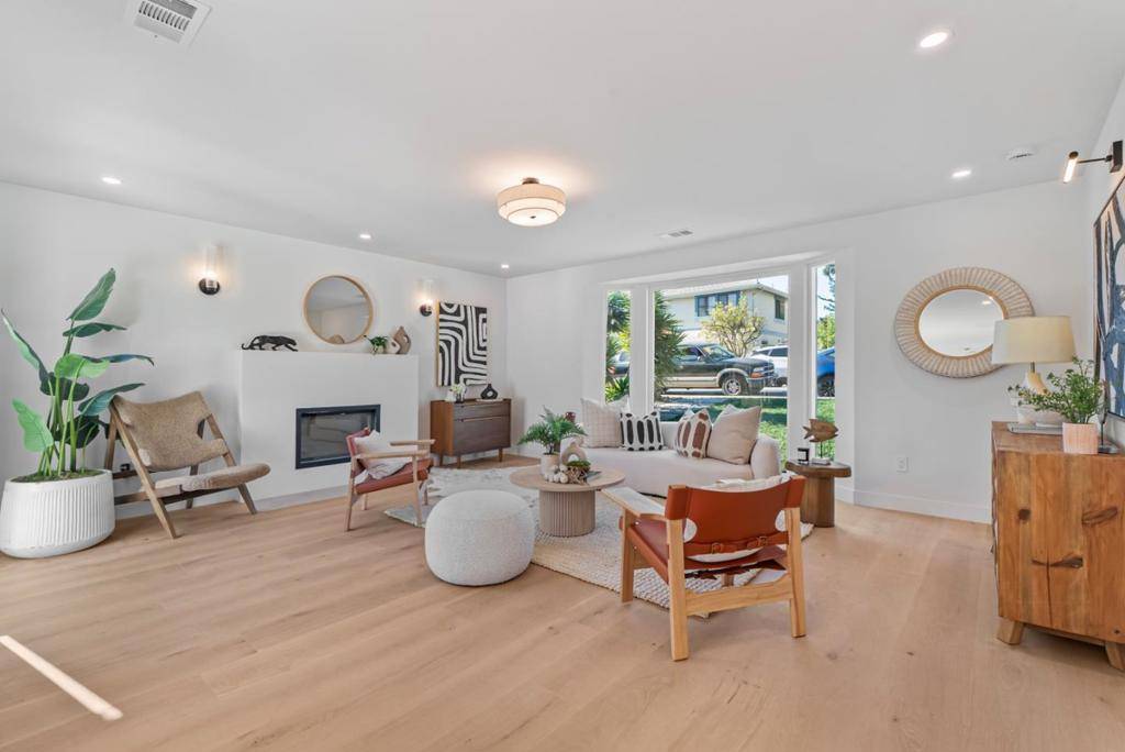 San Carlos, CA 94070,373 Oakview DR