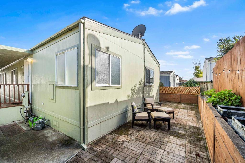 Half Moon Bay, CA 94019,3 Lighthouse RD