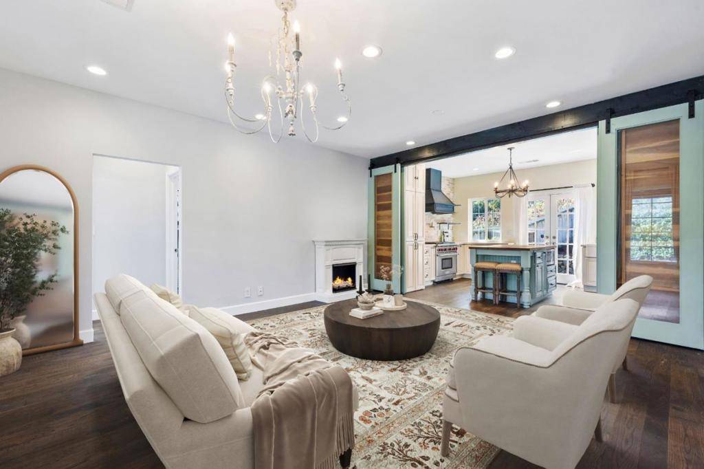 Pacifica, CA 94044,2240 Francisco BLVD