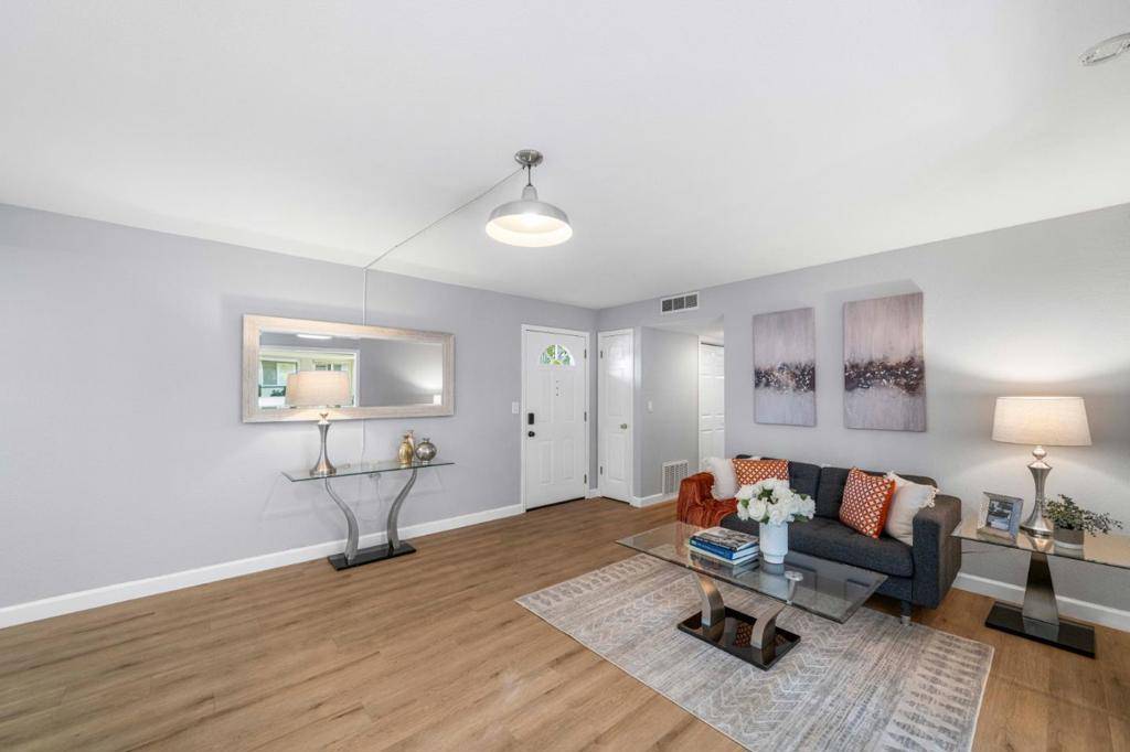 Los Gatos, CA 95032,14225 Lora DR #56