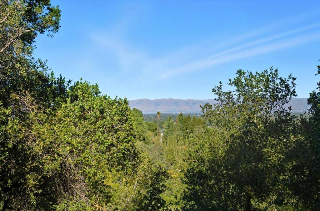Los Altos Hills, CA 94024,23423 Toyonita RD
