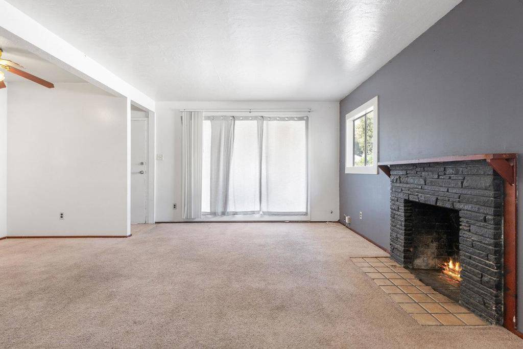 East Palo Alto, CA 94303,2210 Menalto AVE