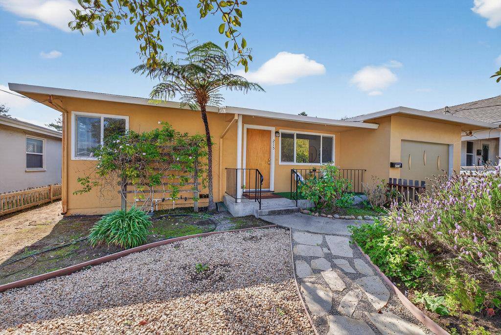 Santa Cruz, CA 95060,215 Younglove AVE