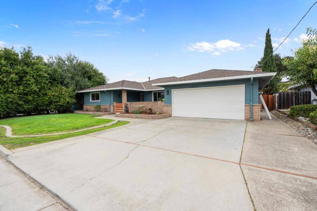 Hollister, CA 95023,1941 Memorial DR