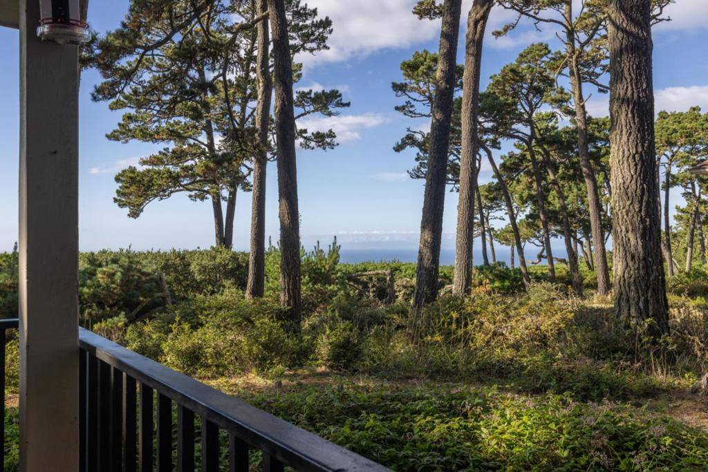 Pebble Beach, CA 93953,22 Ocean Pines LN #22