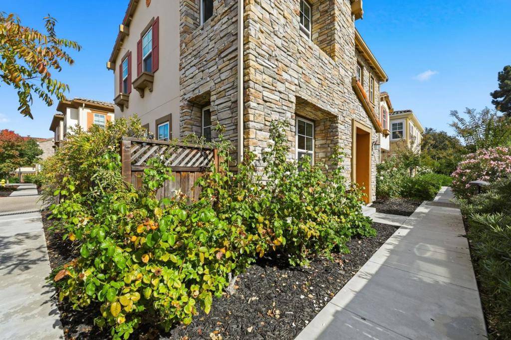 Los Gatos, CA 95032,364 Market ST