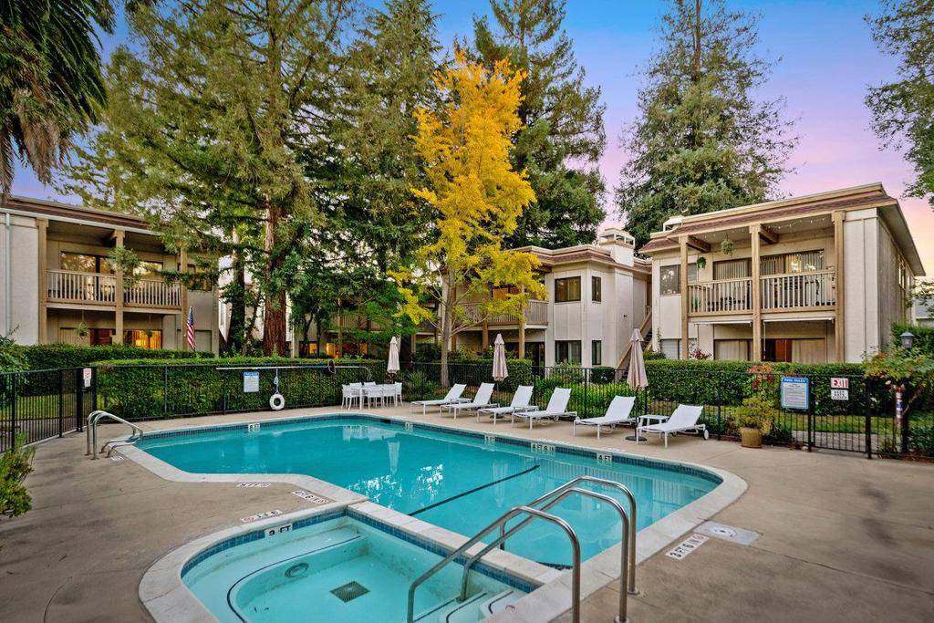 Redwood City, CA 94061,1308 Woodside RD