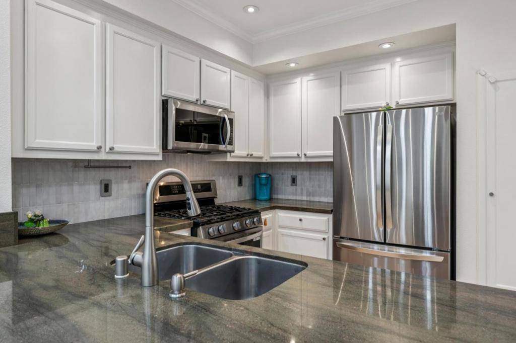 Menlo Park, CA 94025,600 Willow RD #8