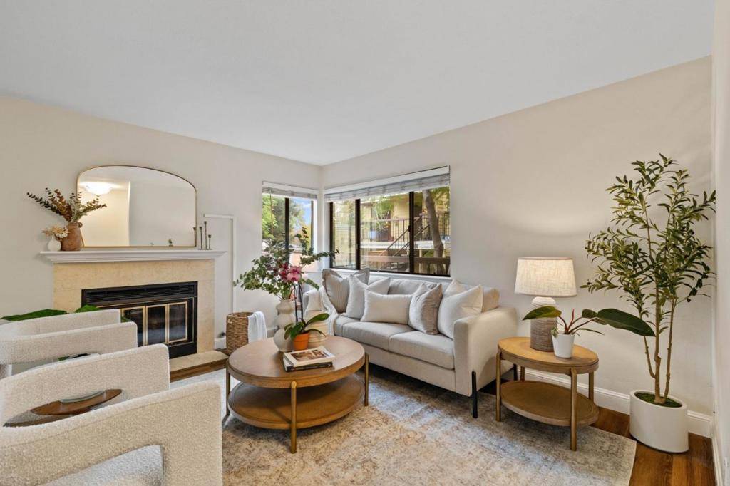 San Jose, CA 95117,461 Northlake DR #25