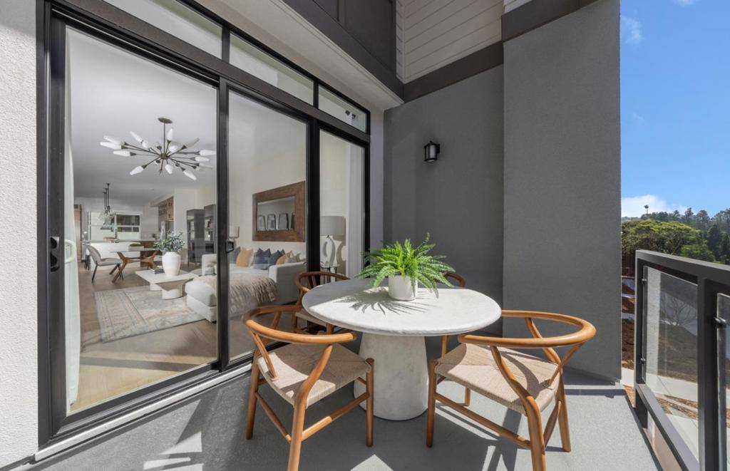 San Mateo, CA 94403,2457 Willow WAY