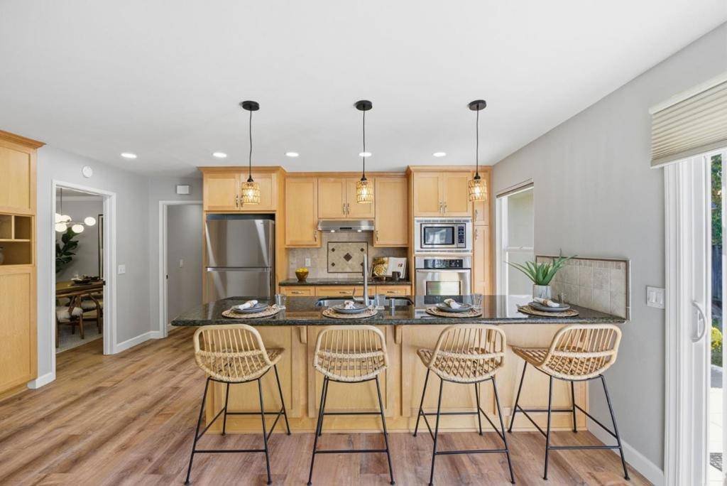 Sunnyvale, CA 94086,863 Laburnum DR