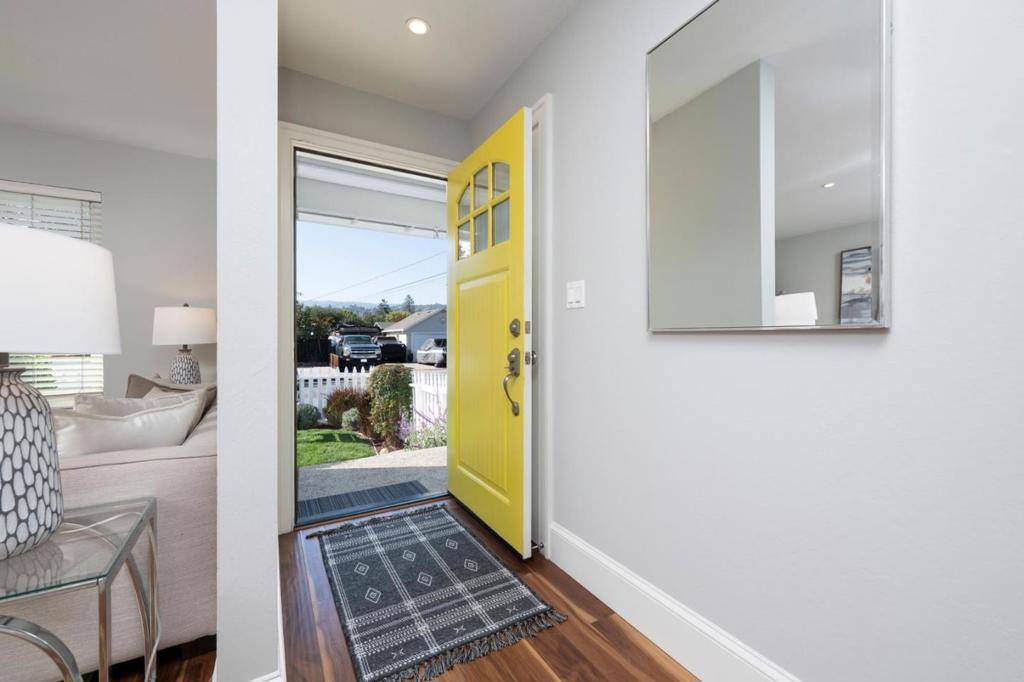 Redwood City, CA 94061,1035 Valota RD