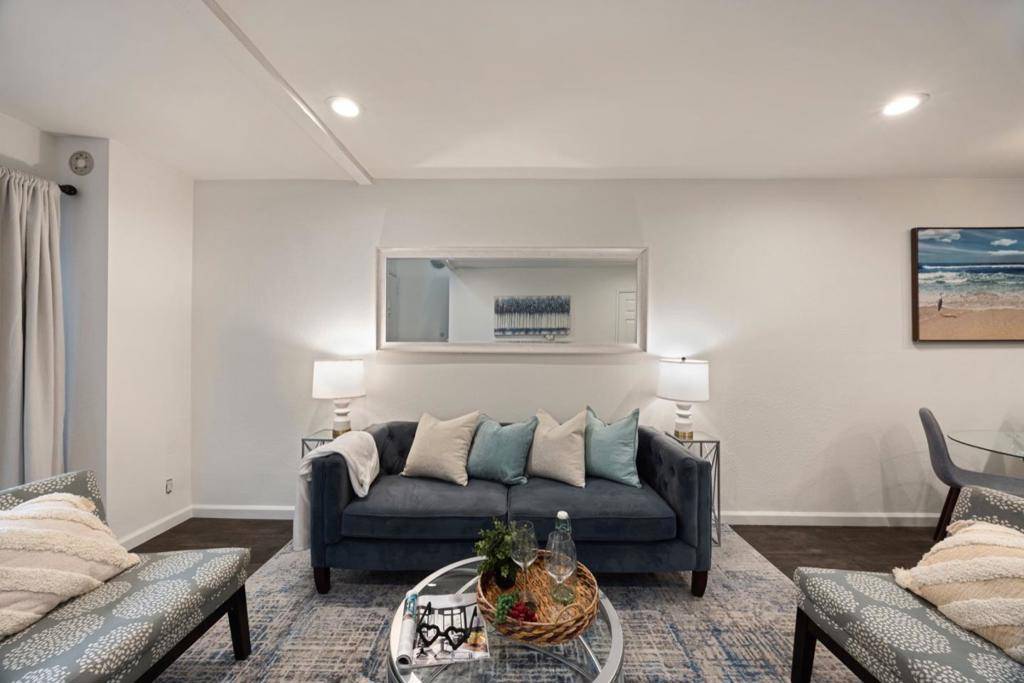 Daly City, CA 94015,385 Mandarin DR #5