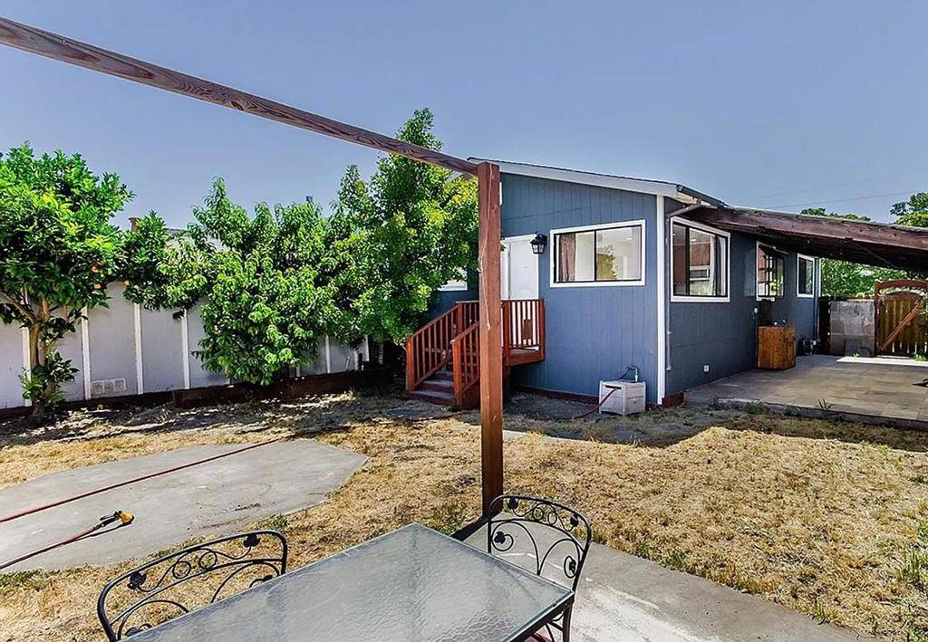 Redwood City, CA 94061,242 Jackson AVE