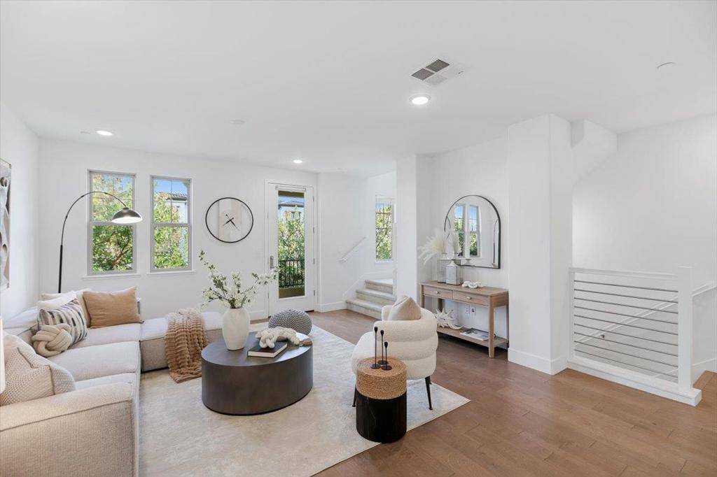 Mountain View, CA 94043,650 Tyrella AVE