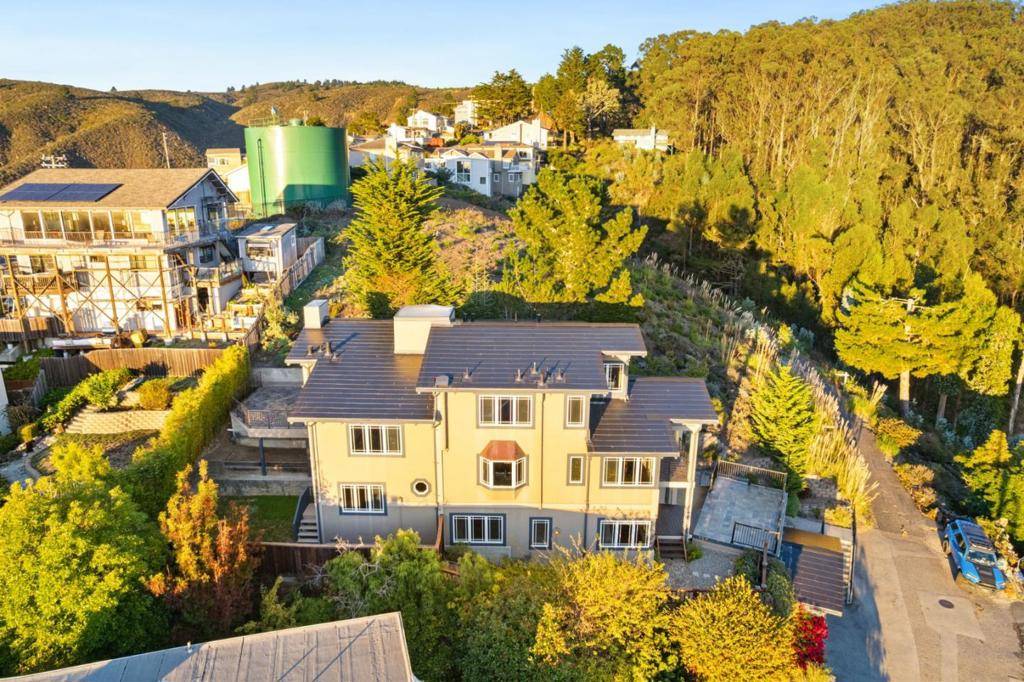 El Granada, CA 94018,107 Dolphine AVE