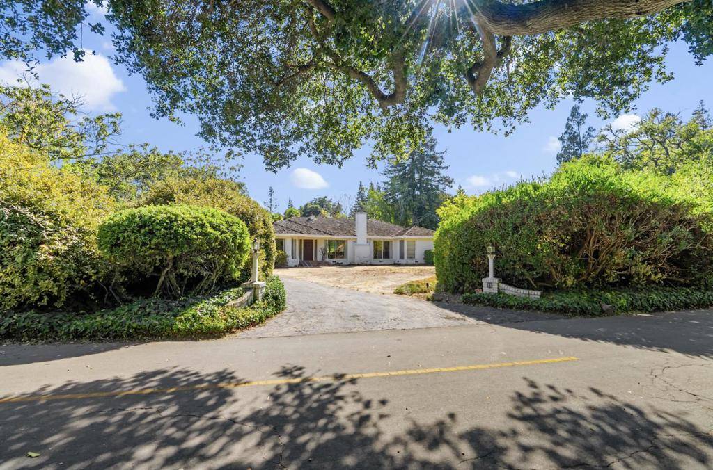 Atherton, CA 94027,11 De Bell DR