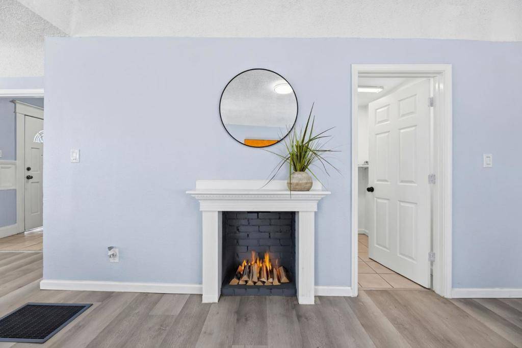 Oakland, CA 94601,2504 E 24th ST