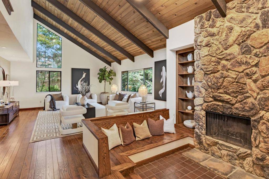 Los Altos, CA 94024,1281 Windimer DR