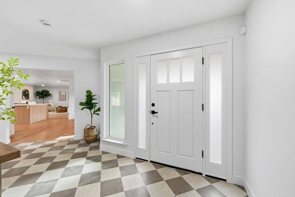 Mountain View, CA 94040,2681 Saint Giles LN