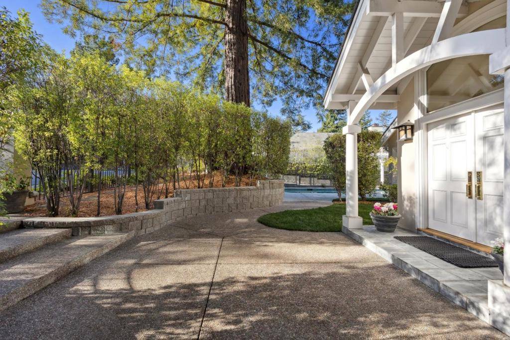 Hillsborough, CA 94010,300 Glendale RD