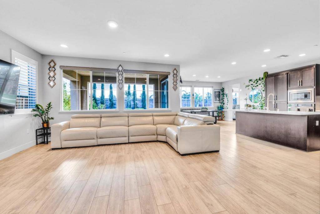 Mountain House, CA 95391,344 W Hopkins CT