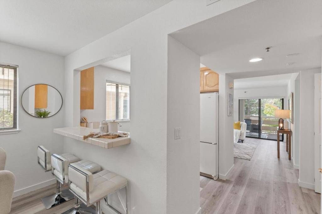 Los Gatos, CA 95032,576 W Parr AVE #1