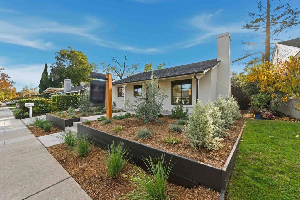 Redwood City, CA 94062,526 Lancaster WAY