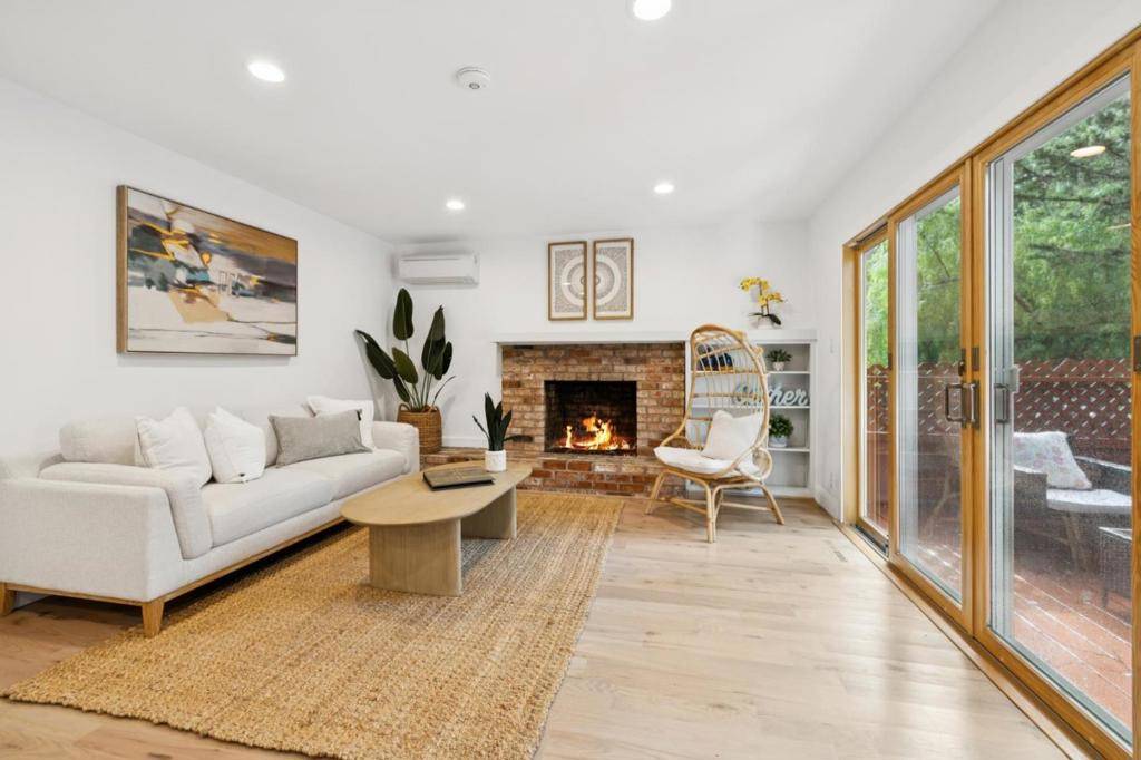 Saratoga, CA 95070,14400 Springer AVE