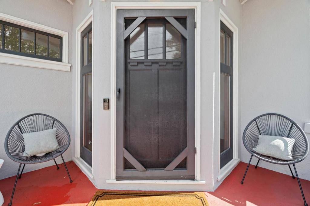 Oakland, CA 94602,1200 El Centro AVE