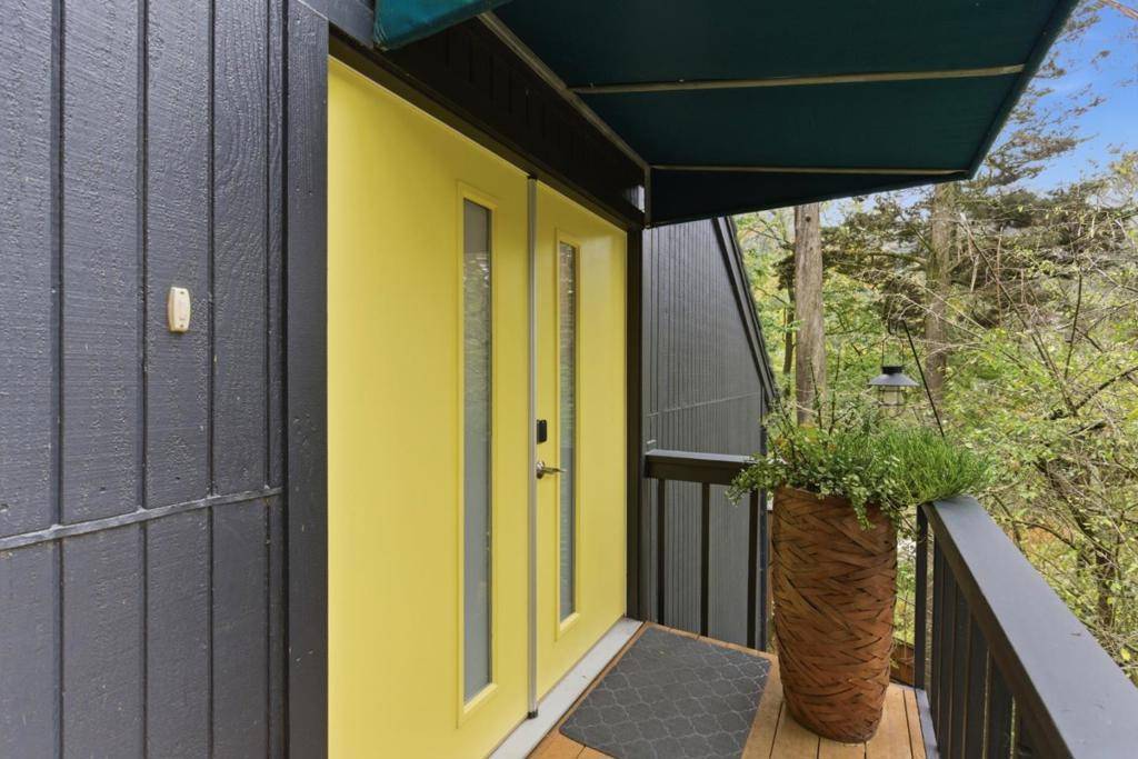 Oakland, CA 94611,2343 Arrowhead DR