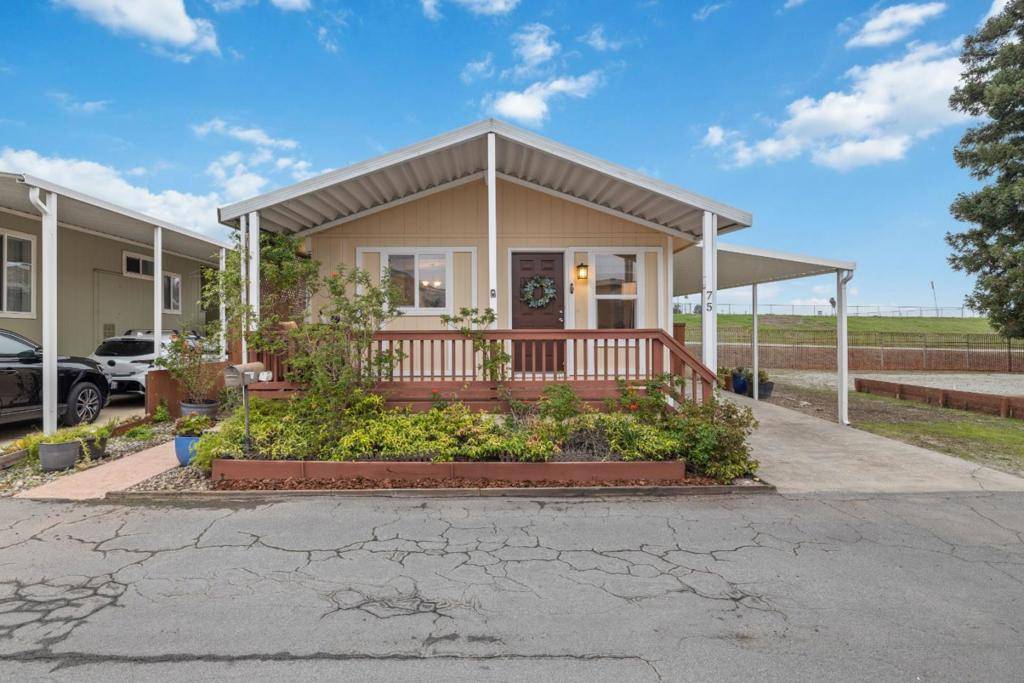 Watsonville, CA 95076,144 Holm RD