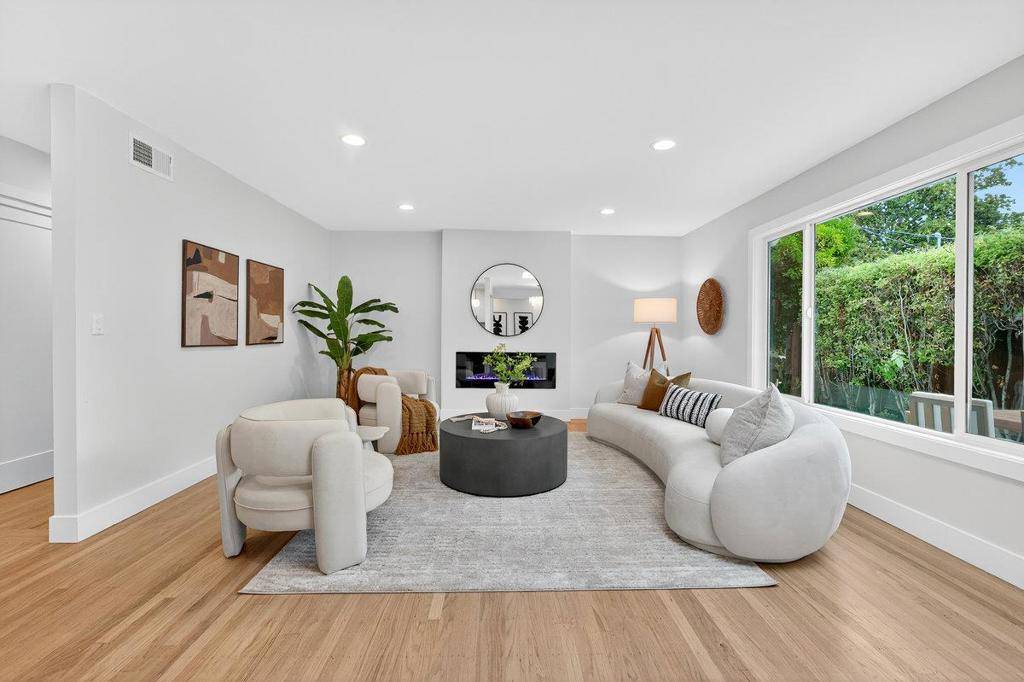 Menlo Park, CA 94025,430 Gilbert AVE