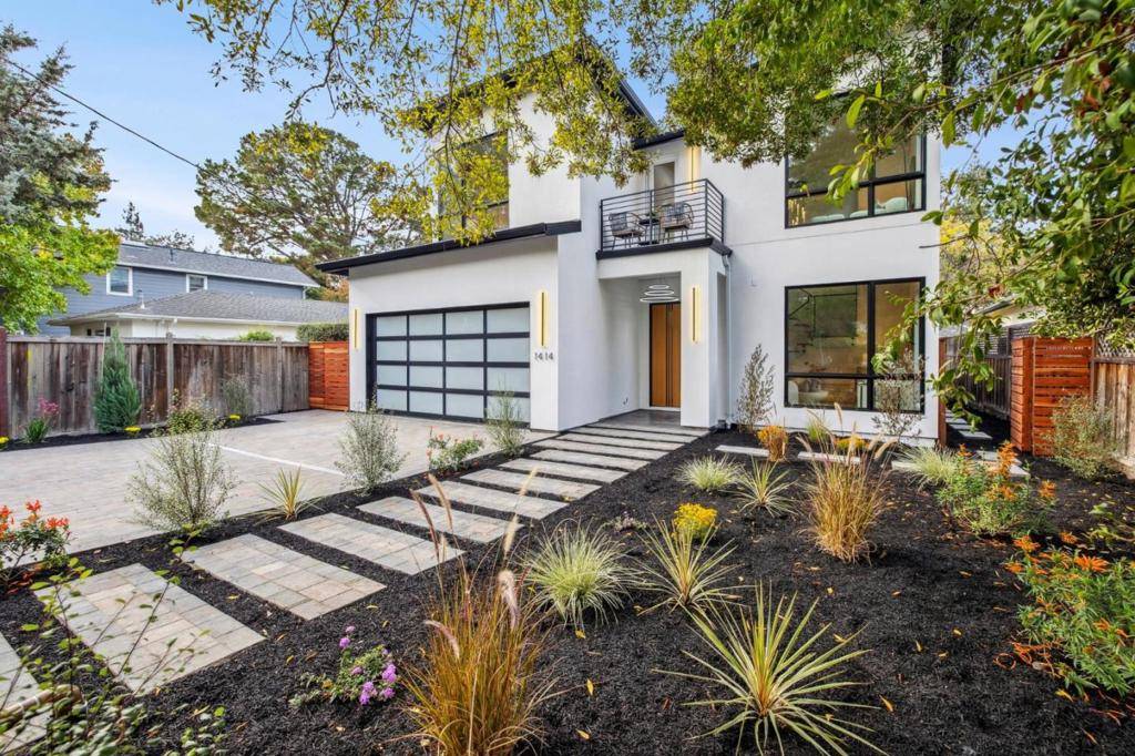 Redwood City, CA 94061,1414 W Selby LN