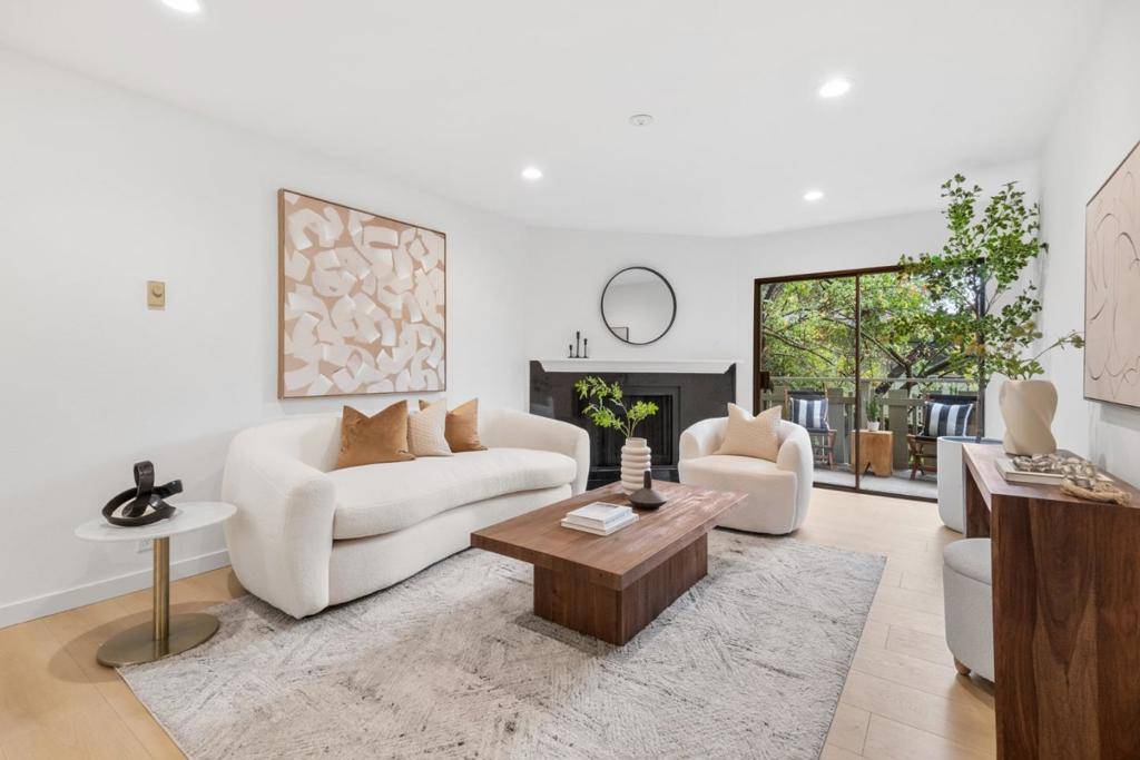 Los Altos, CA 94022,1070 Mercedes AVE #24