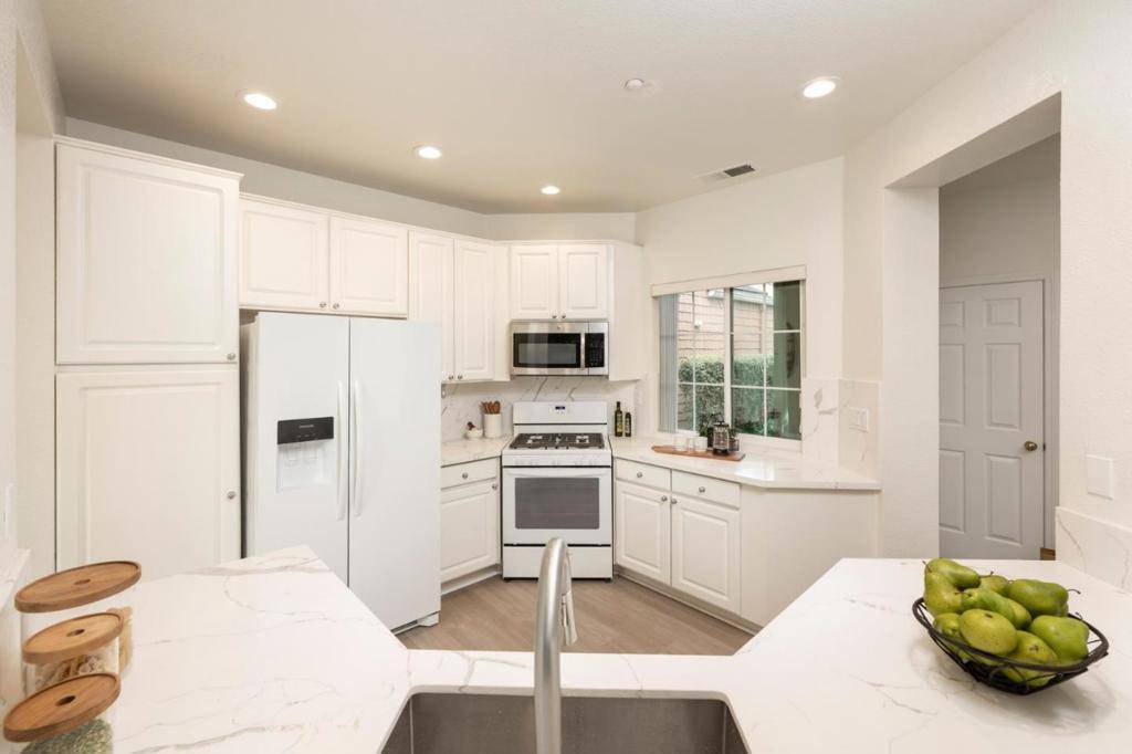 Redwood City, CA 94065,106 Camerota WAY