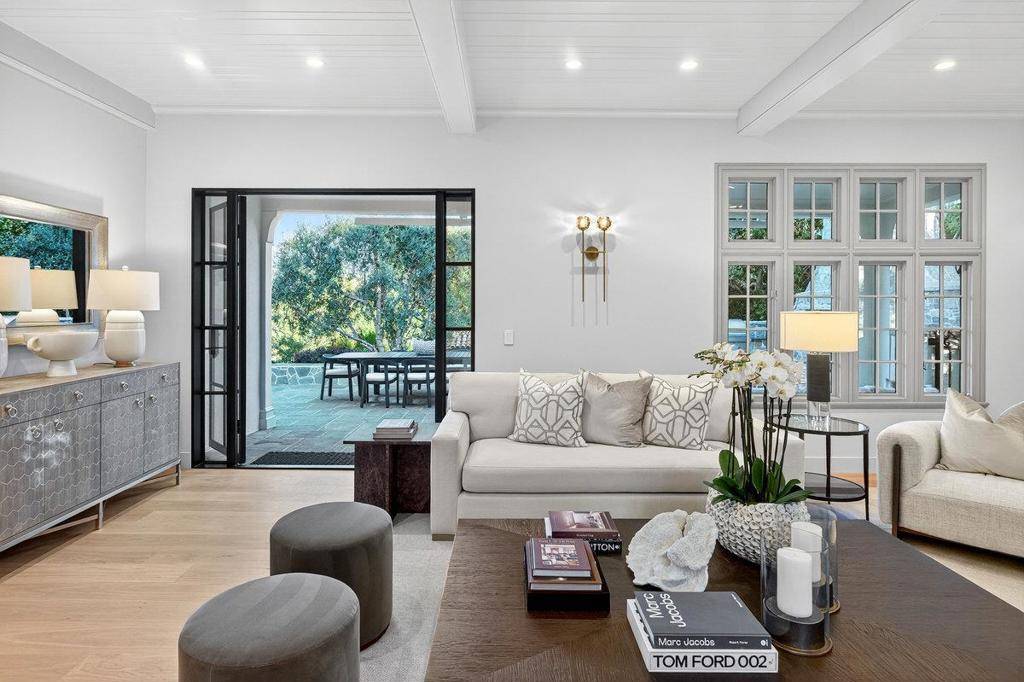 Hillsborough, CA 94010,729 Chiltern RD