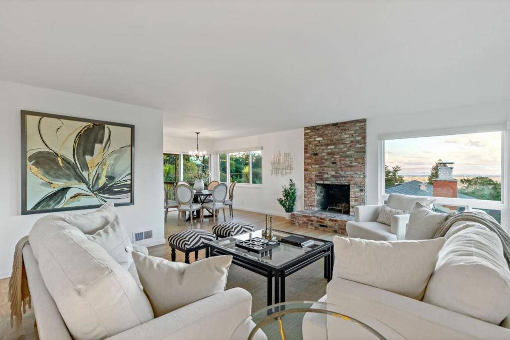 Redwood City, CA 94061,3848 Vineyard DR