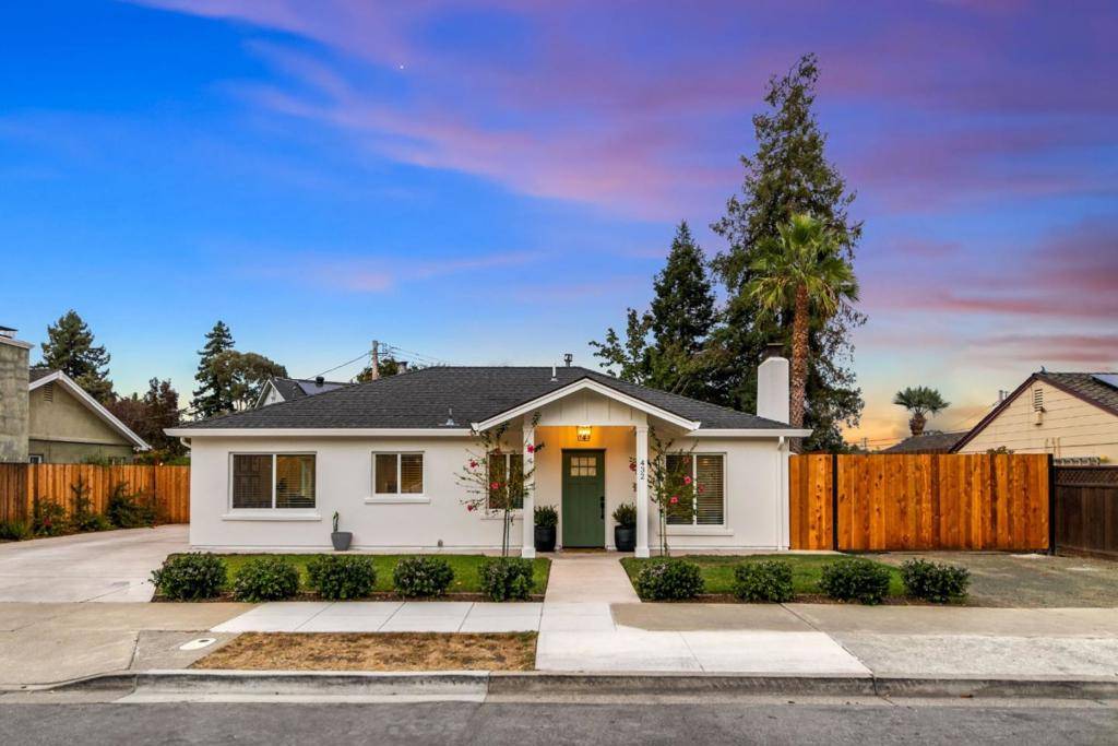 Redwood City, CA 94062,432 Oak Ridge DR