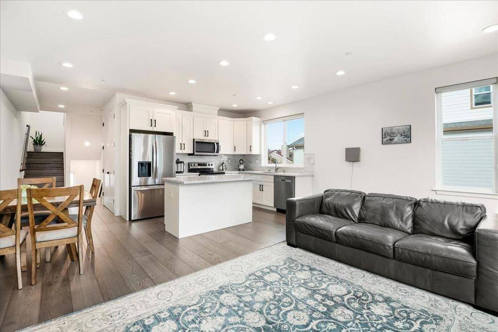 Campbell, CA 95008,202 W Rincon AVE