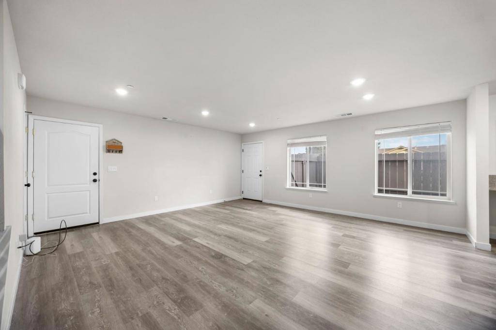 Manteca, CA 95336,930 W Alameda ST