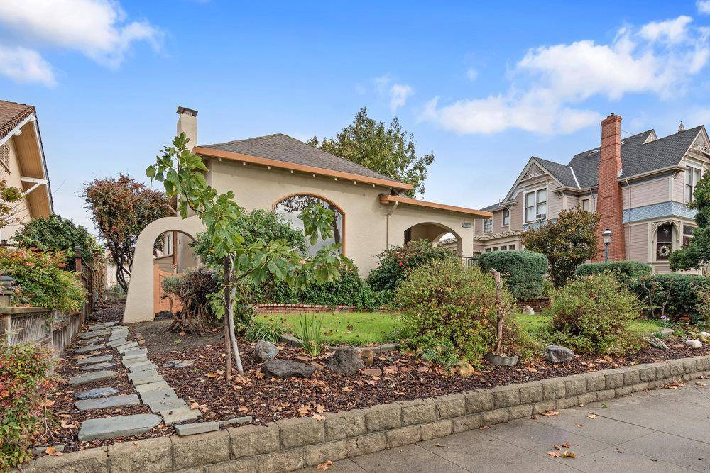 Hollister, CA 95023,588 6th ST