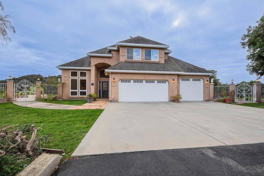 Aromas, CA 95004,20160 Rock Springs LN