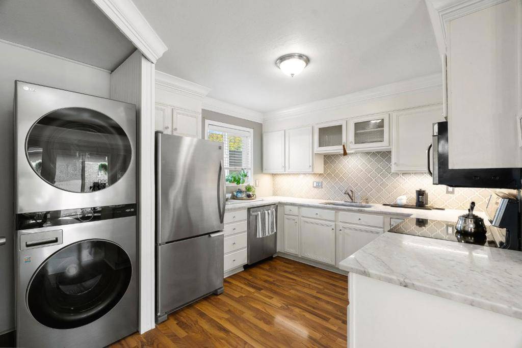 Santa Cruz, CA 95060,308 River ST #B8