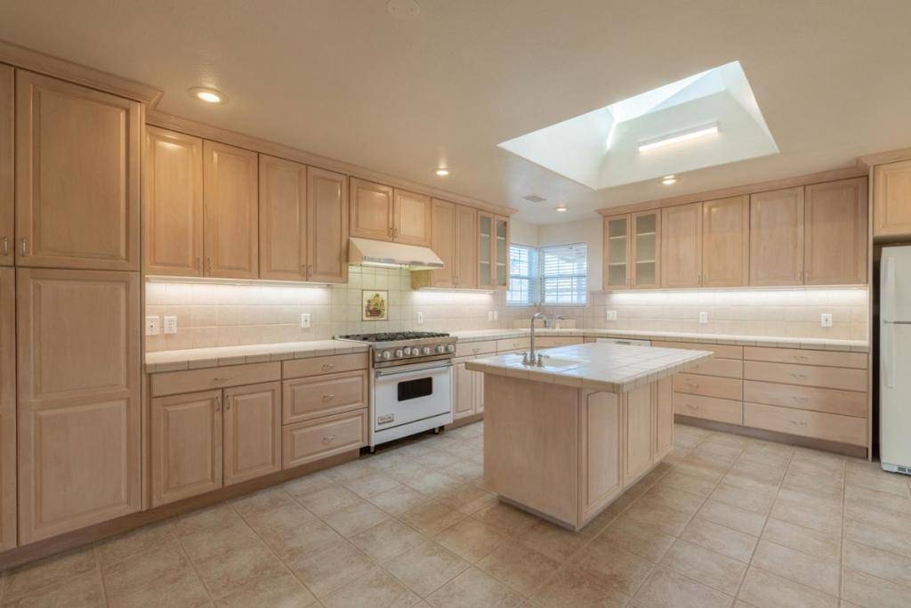 Monterey, CA 93940,140 John ST