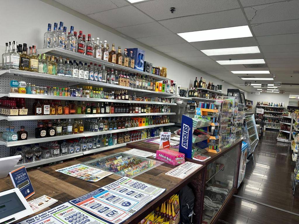 Newark, CA 94560,5882 5882 Mowry School RD