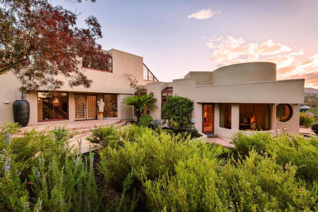 Los Altos Hills, CA 94022,14300 Saddle Mountain DR