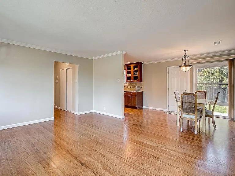 East Palo Alto, CA 94303,463 Larkspur DR