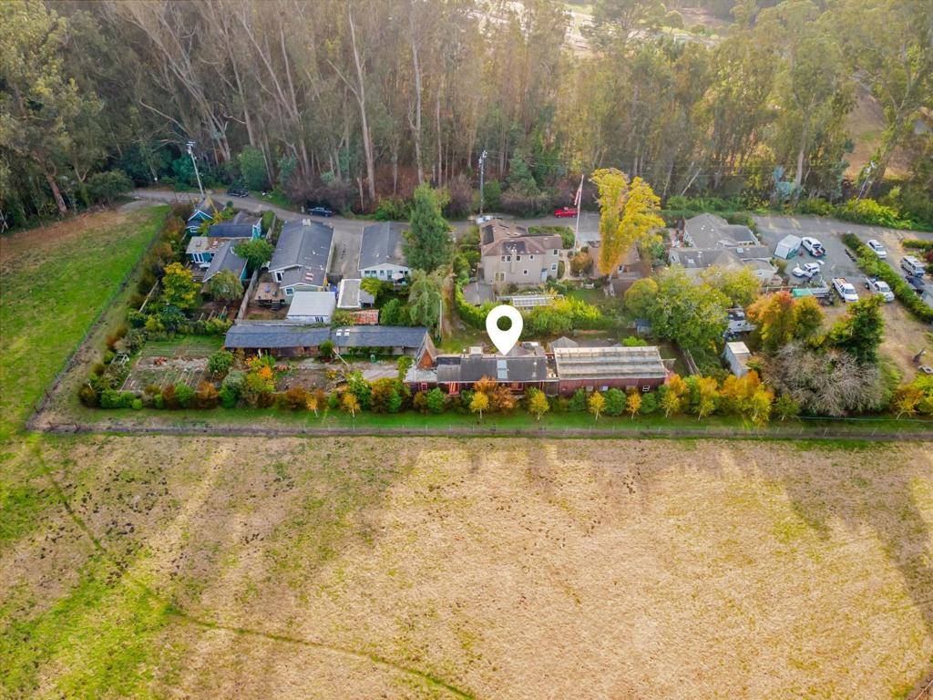 Half Moon Bay, CA 94019,1009 Miramontes ST