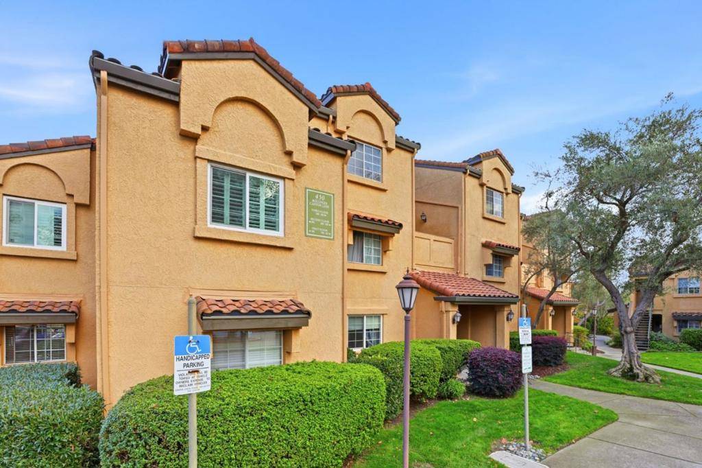 San Ramon, CA 94582,450 Bollinger Canyon LN #390
